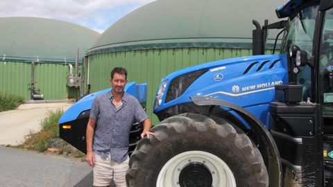 Pour Thierry Liard, l’un des dix éleveurs associés dans Agribiométhane, « rouler au gaz produit sur l’exploitation constitue un cercle vertueux ».D.Lehé